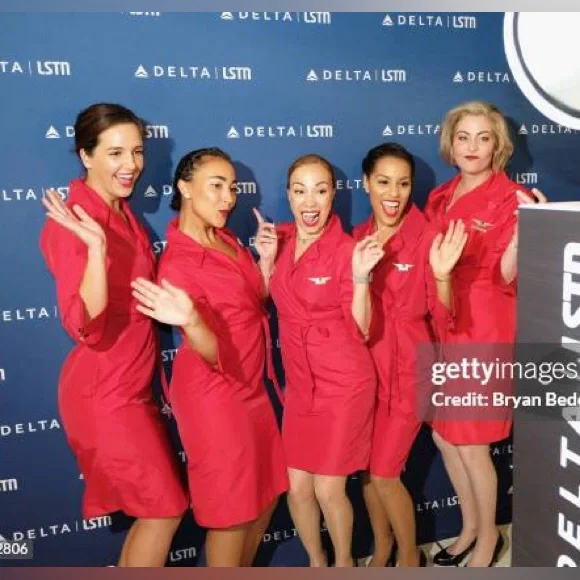 Delta Flight Attendant Uniform Red Wrap Dress by Richard Tyler Size 6 NWT - Picture 6 of 8